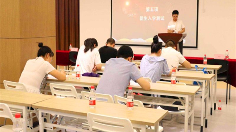 成人高考学历适合以下人群：